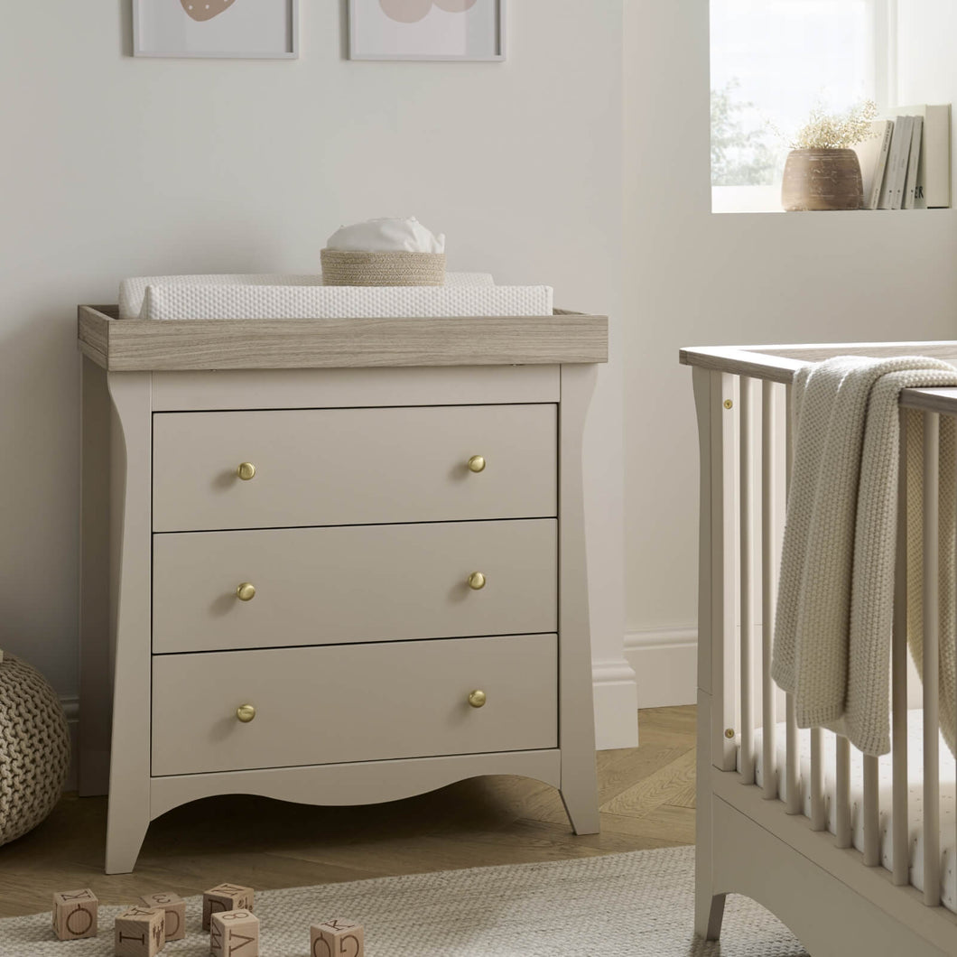 Clara shop changing table