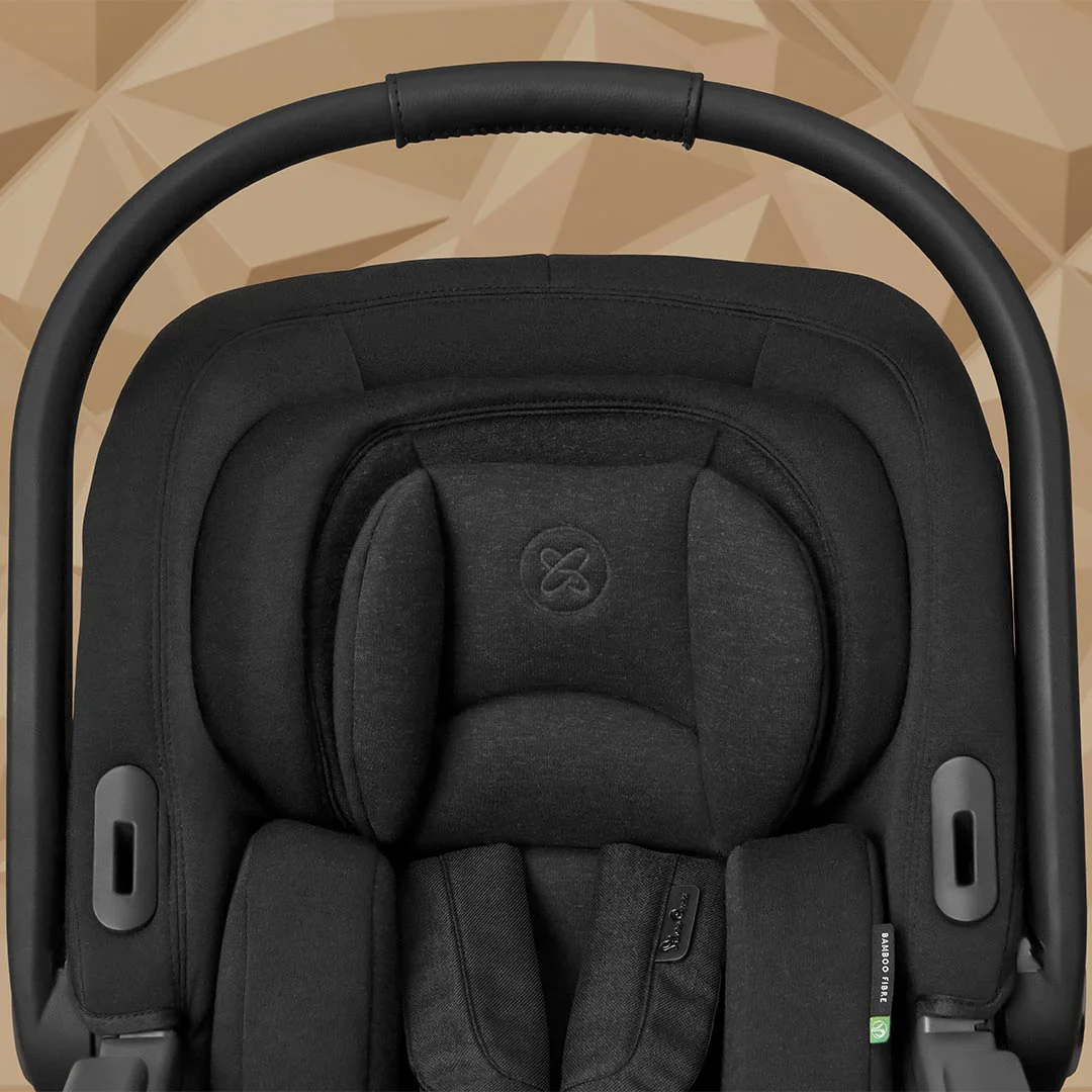 Silver Cross Dream i-Size Car Seat & Isofix Base - Onyx Black